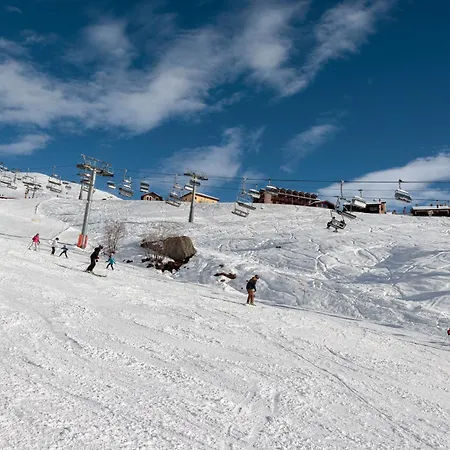 Maison Reve Blanc - Panoramic Ski In - Ski Out Apartment *